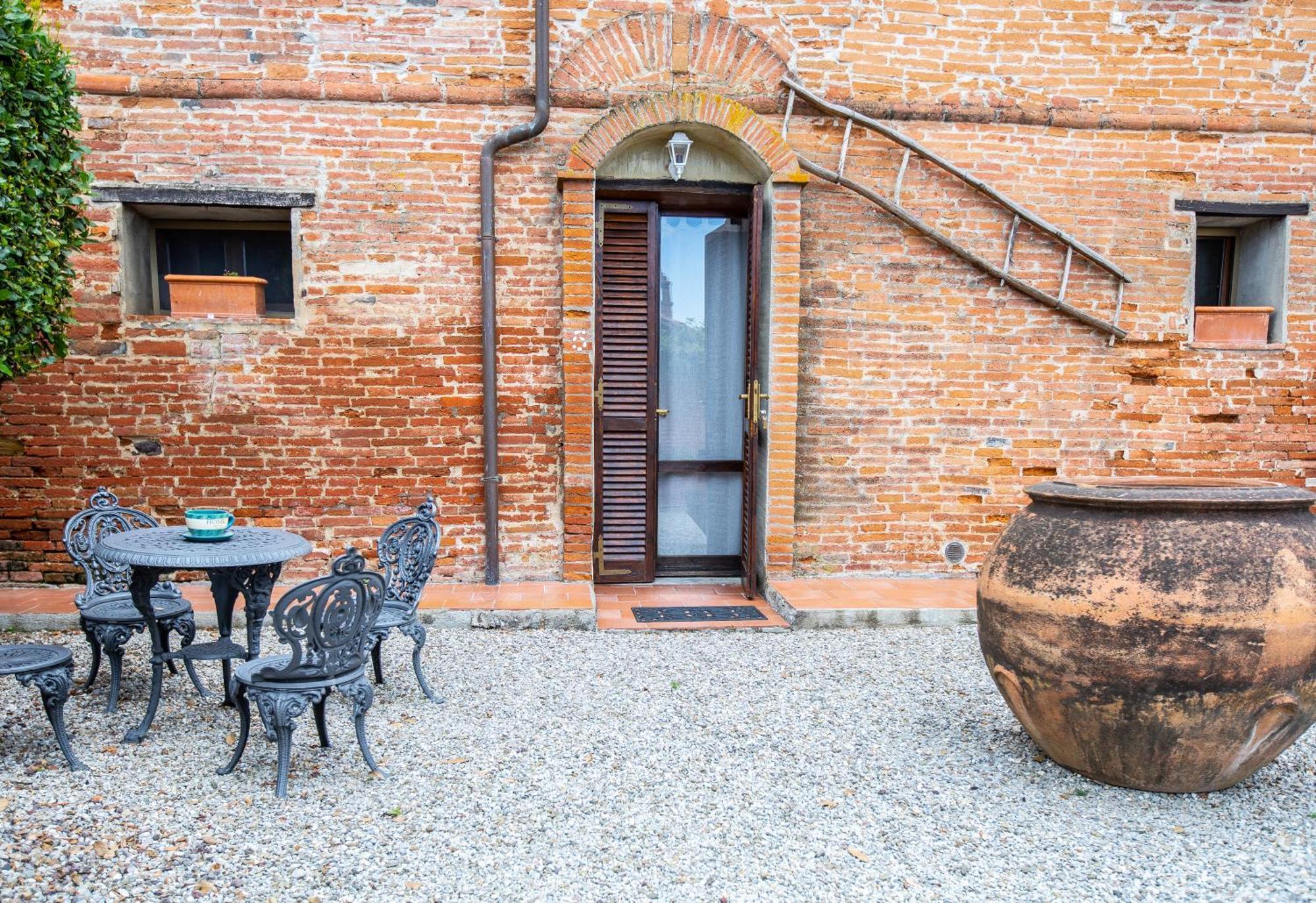 Agriturismo Palazzo Val Del Sasso Villastrada  Экстерьер фото
